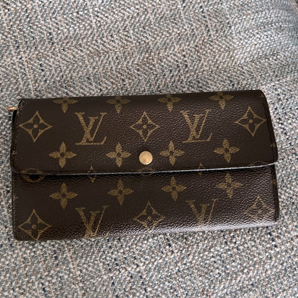 Authentic LV wallet